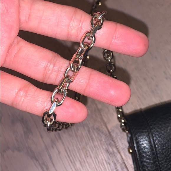 Stuart Weitzman wallet on chain - Picture 15 of 15